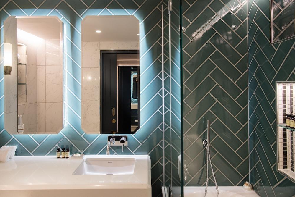 Vintry & Mercer Hotel - Small Luxury Hotels Of The World Londen Buitenkant foto Bathroom with green tiles