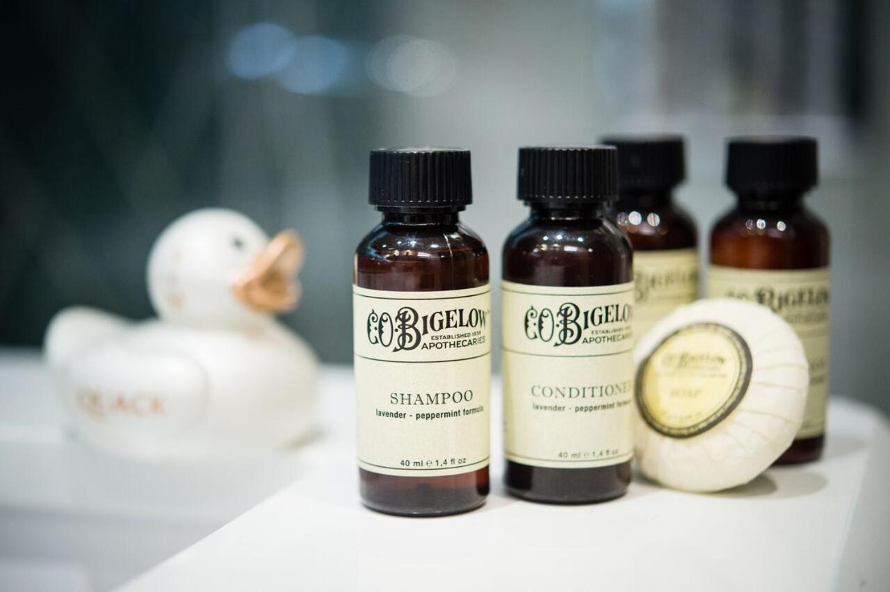 Vintry & Mercer Hotel - Small Luxury Hotels Of The World Londen Buitenkant foto A selection of Bigelow products
