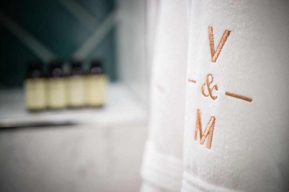 Vintry & Mercer Hotel - Small Luxury Hotels Of The World Londen Buitenkant foto V&N logo
